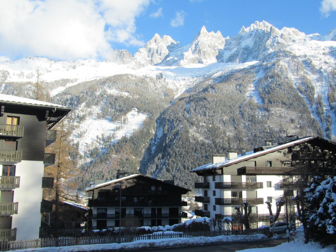 Apartment Le Pied Du Brevent - Walk To Ski Lift, Chamonix Getaway Екстериор снимка